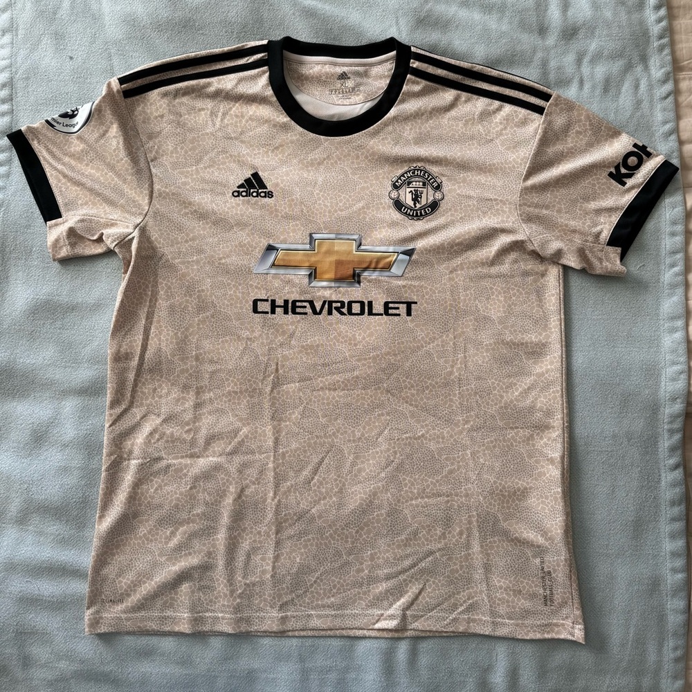 Manchester United Jersey (Cream) - EUC